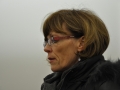 Mojca Terčelj med diskusijo po filmu Apash-vdor tujcev.